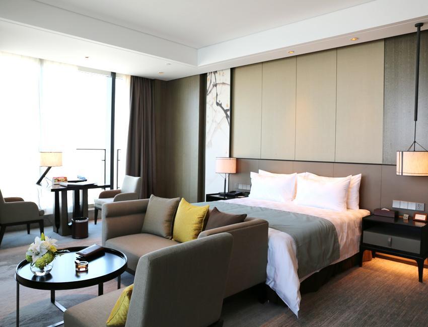 Golden Eagle Summit Hotel Куньшань Екстер'єр фото